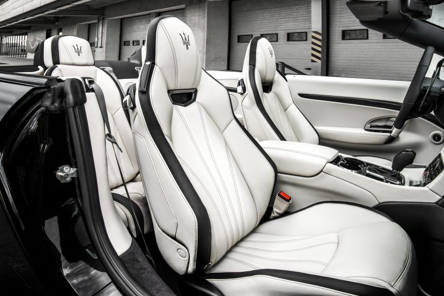 Интерьер Maserati GranCabrio Sport Special Edition (M145) 2017 года  (фото 12 из 14)